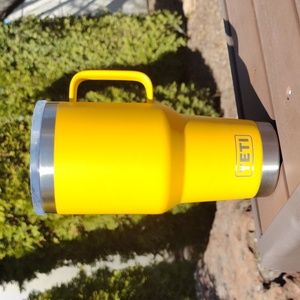 YETI Rambler 30oz. Stainless Steel Vacuum Insulated Tumbler with MagSlider Lid